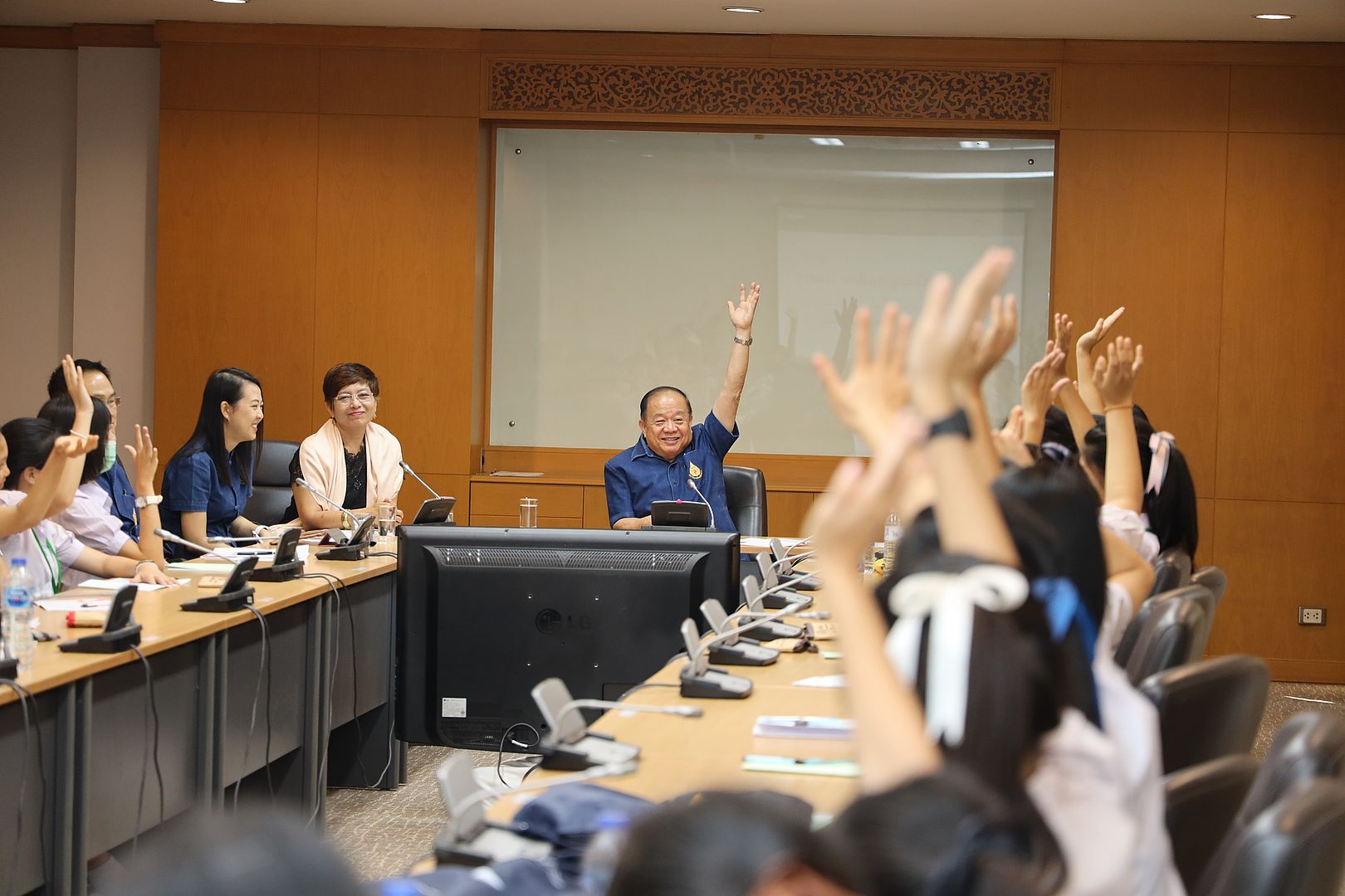 อธิการบดี ให้โอวาทนักเรียนสิรินธร หวังให้มีแรงบันดาลใจในการศึกษาต่อ เพื่อพัฒนาตัวเองและพัฒนาประเทศชาติในอนาคต