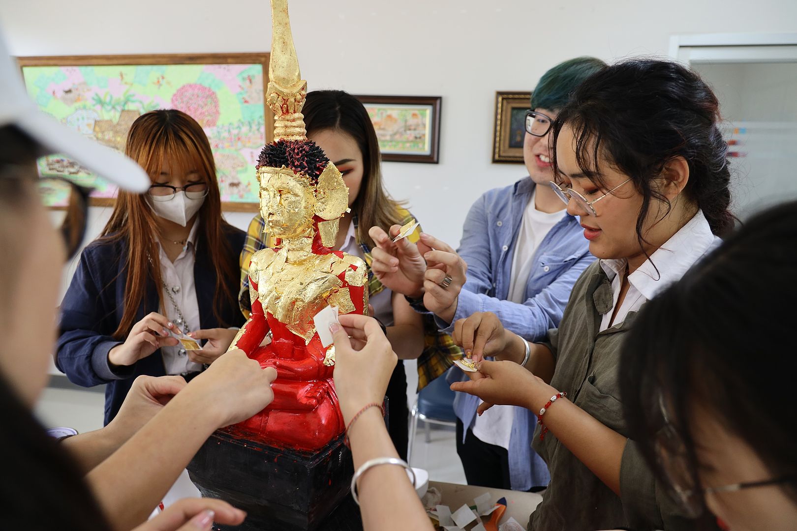 มฟล. ชวนนักศึกษาต่างชาติเรียนรู้วัฒนธรรมไทย ก่อนเข้าสู่เทศกาลสงกรานต์