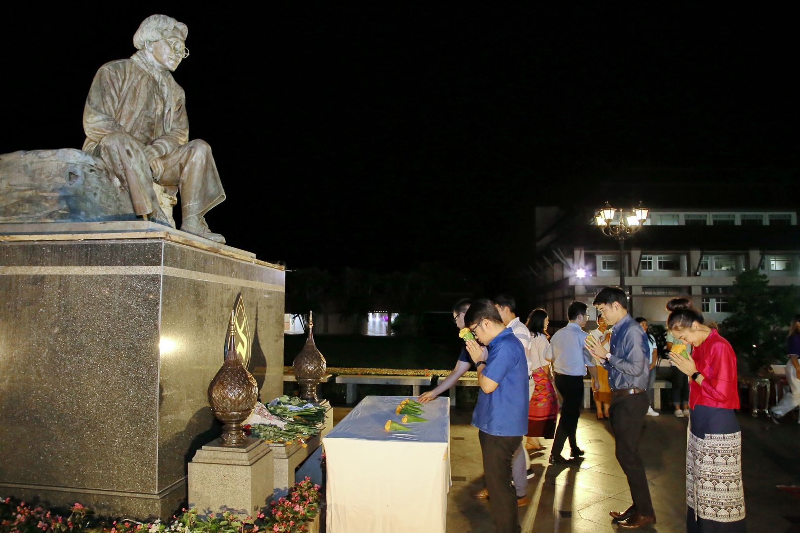 MFU News : Wai_sa_Mae_Fah_Luang__7_.JPG