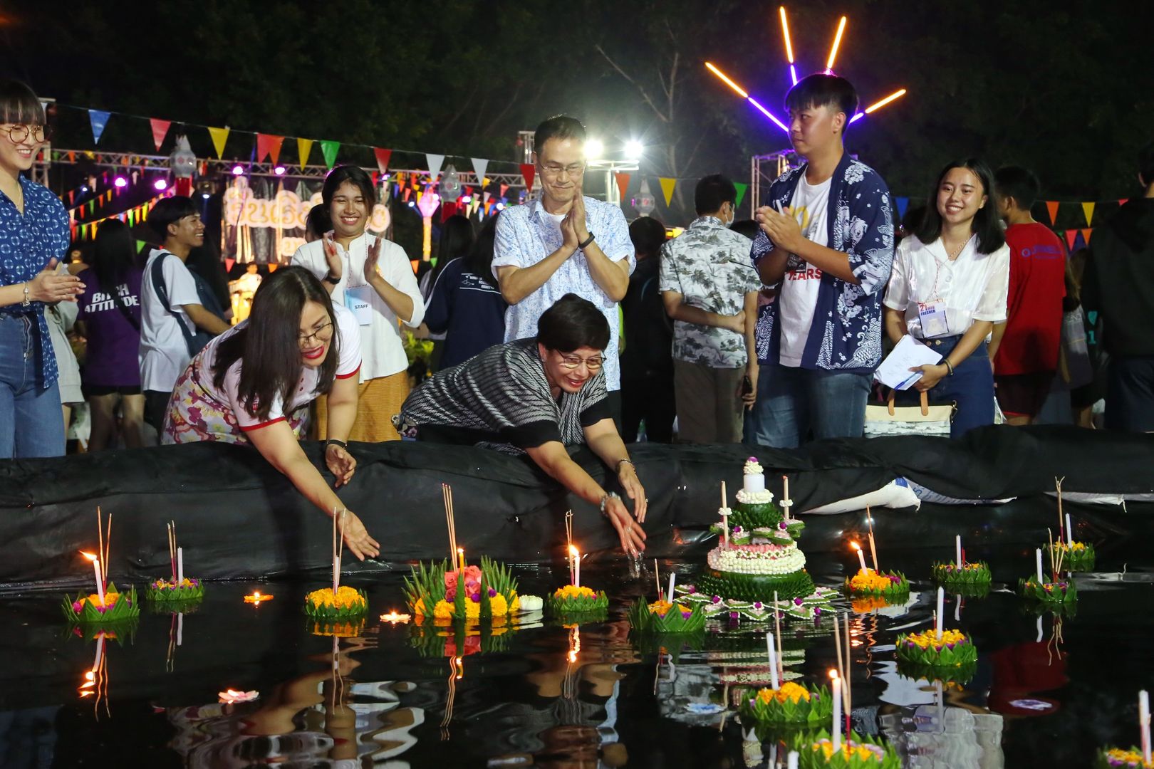 รื่นเริงยี่เป็ง มฟล. สืบสานประเพณีลอยกระทง