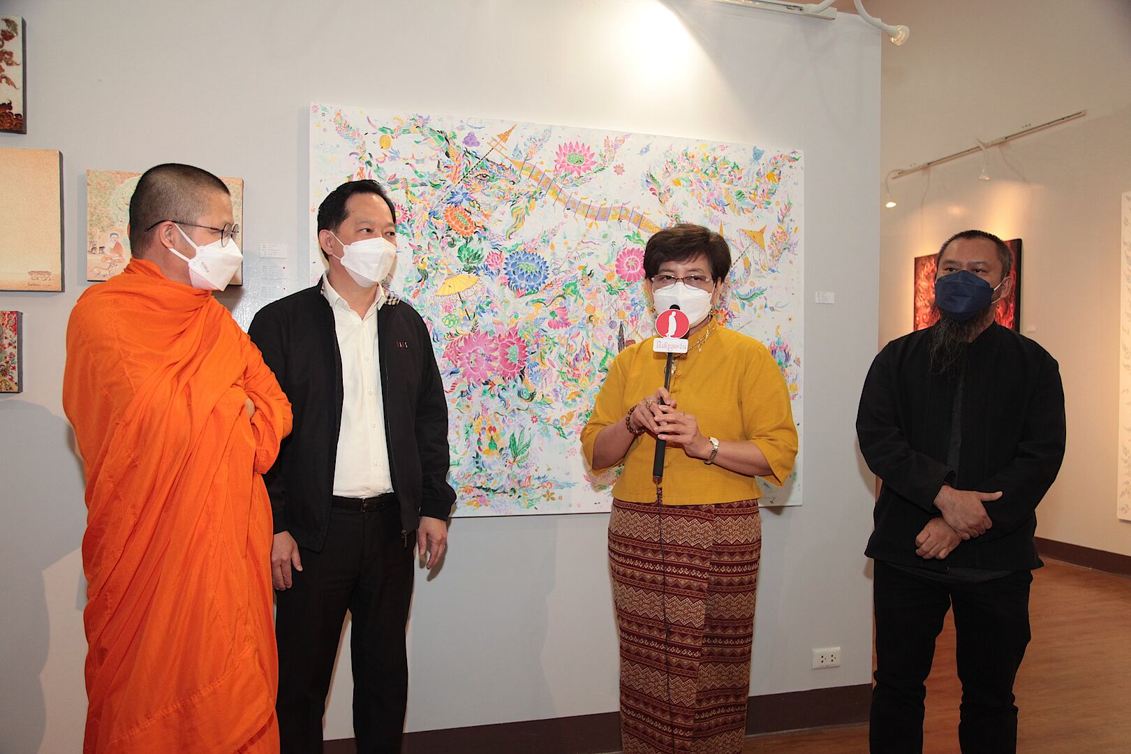 อธิการบดี มฟล.-ผู้ว่าฯ เชียงราย เข้ากราบนมัสการพระเมธีวชิโรดม (ว.วชิรเมธี) และร่วมชมนิทรรศการผลงานของผู้เรียนหลักสูตรระยะสั้น สาขาวิชาพุทธศิลปกรรม มฟล. 