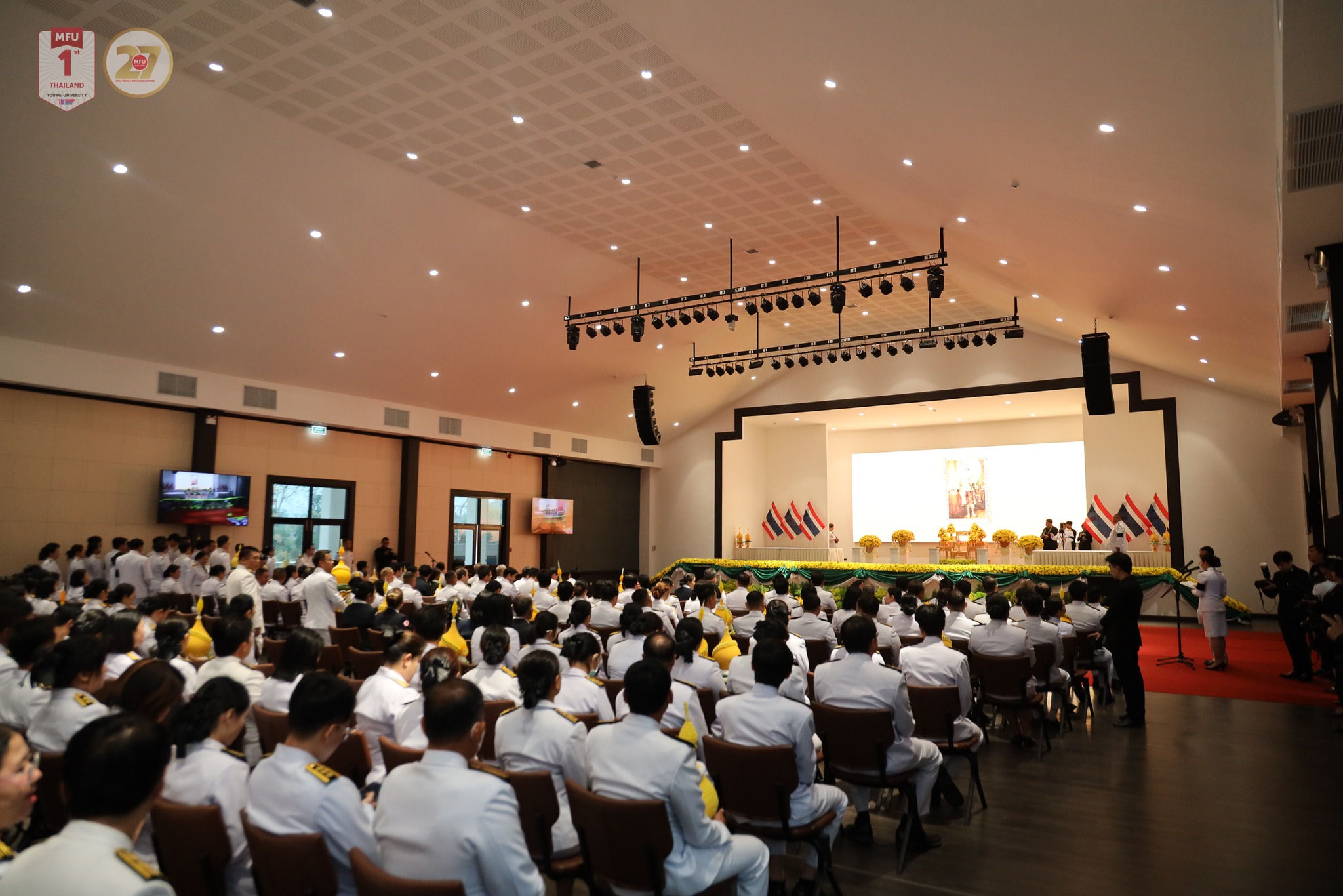 MFU News : MFU_Pays_Tribute_to_King_Rama_II__9_.jpg